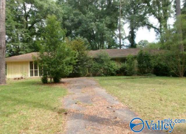 Property at 1506 Ridgecrest Dr, Andalusia, AL 36421, 4 beds, 2 baths