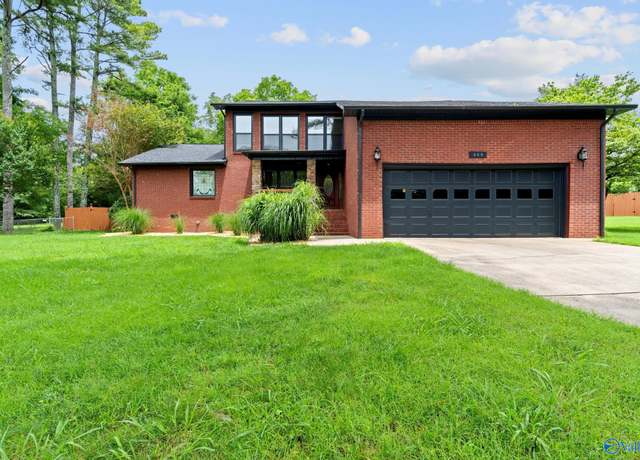 Property at 129 Jacque Jim Dr NE, Huntsville, AL 35810, 3 beds, 2.5 baths