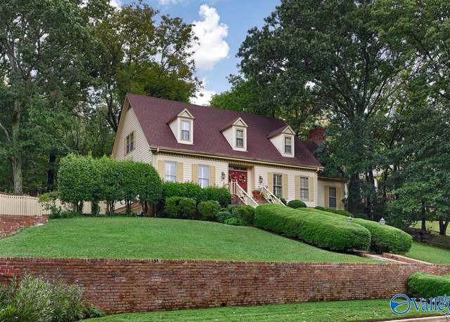 Property at 1229 Deborah Dr SE, Huntsville, AL 35801, 4 beds, 3.5 baths