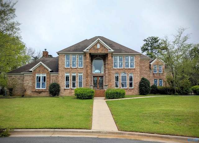 Property at 3304 Forest Glen Dr SW, Decatur, AL 35603, 4 beds, 4.5 baths