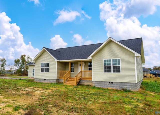 Property at 18 Kyle St, Rainsville, AL 35986, 3 beds, 2 baths