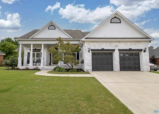Property at 3207 Sweetbriar Rd SW, Decatur, AL 35603, 3 beds, 2 baths