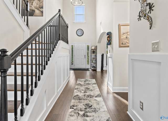 Property at 3011 Magnolia Leaf Cir, Owens Cross Roads, AL 35763, 5 beds, 3.5 baths