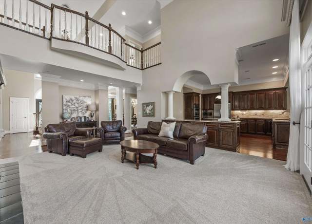 Property at 5000 Wainwright Ave, Huntsville, AL 35802, 5 beds, 3.5 baths