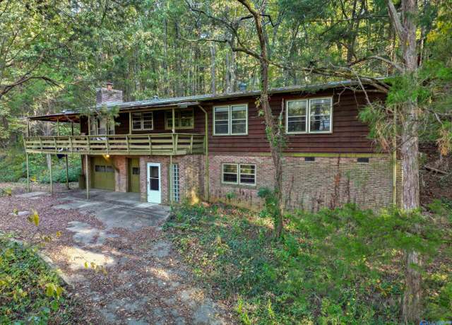 Property at 1605 Wilma Cir, Huntsville, AL 35801, 4 beds, 3 baths