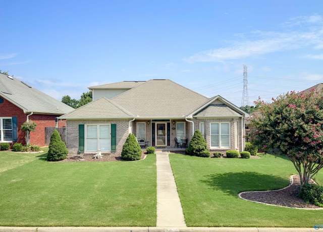 Property at 2218 Yorkshire Se SE, Decatur, AL 35601, 4 beds, 3 baths