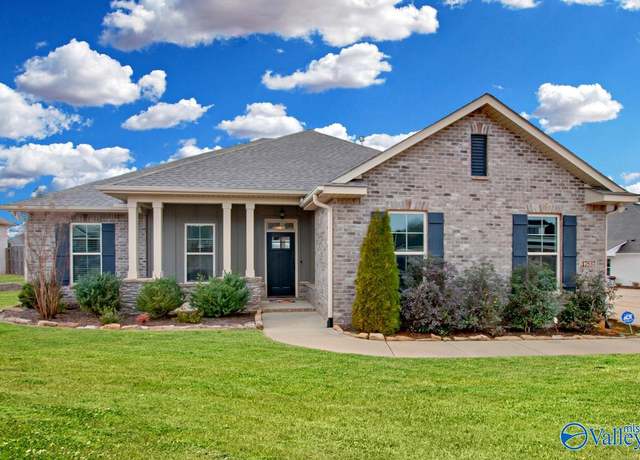 Property at 17537 Windermere Dr, Athens, AL 35611, 4 beds, 2 baths