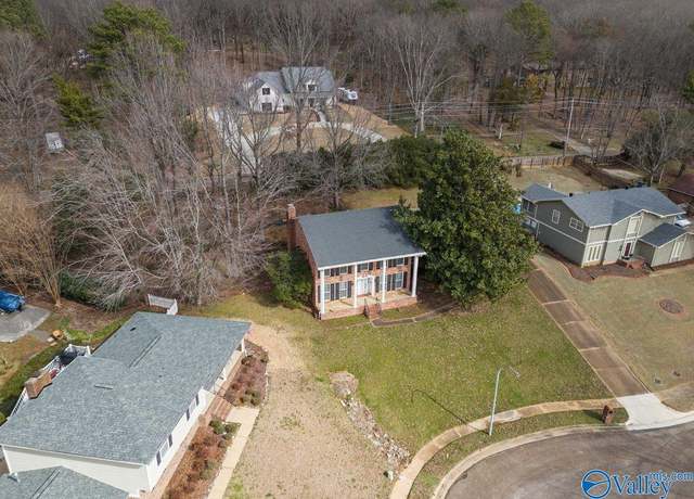 Property at 7800 Shadow Bend Dr, Huntsville, AL 35802, 4 beds, 2.5 baths