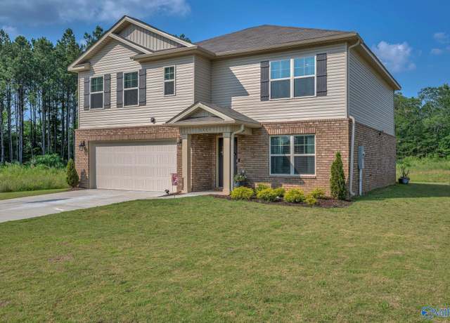 Property at 1111 Fountainview Dr SW, Hartselle, AL 35640, 5 beds, 3 baths
