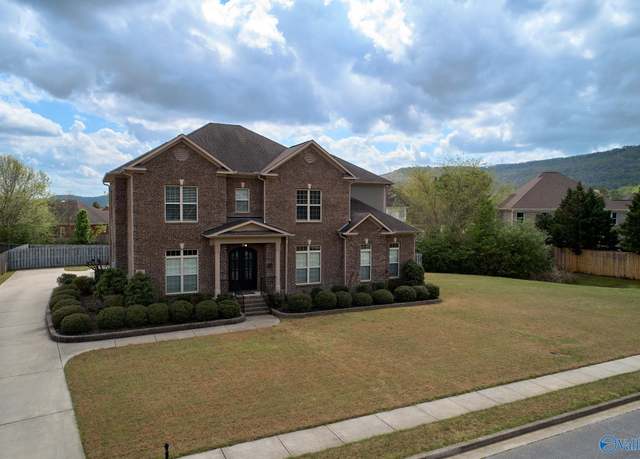 Property at 4702 Shortline Cir, Huntsville, AL 35763, 4 beds, 3 baths