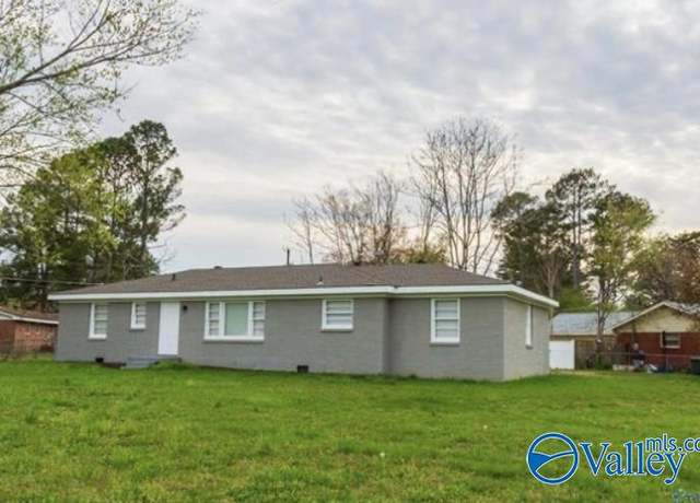 Property at 4503 Kenwood Dr, Huntsville, AL 35810, 4 beds, 1.5 baths