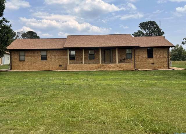 Property at 380 County Road 152, Section, AL 35771, 3 beds, 2.5 baths
