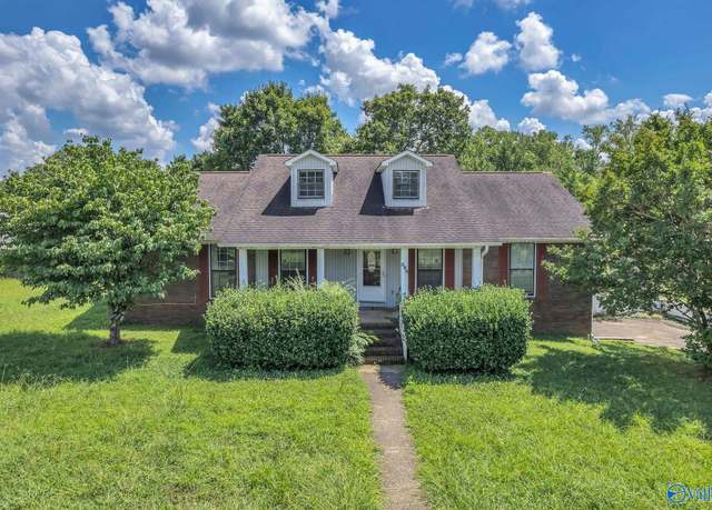 Property at 388 Pine Grove Rd, Madison, AL 35757, 3 beds, 2.5 baths