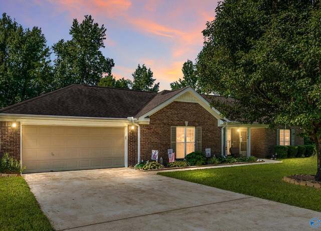 Property at 304 Earnhardt Dr, New Market, AL 35761, 3 beds, 2 baths