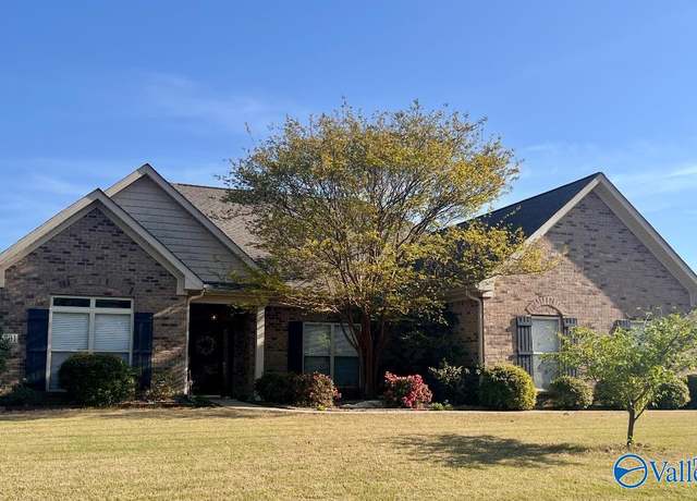 Property at 6701 Mceachern Ln, Owens Cross Roads, AL 35763, 3 beds, 2.5 baths