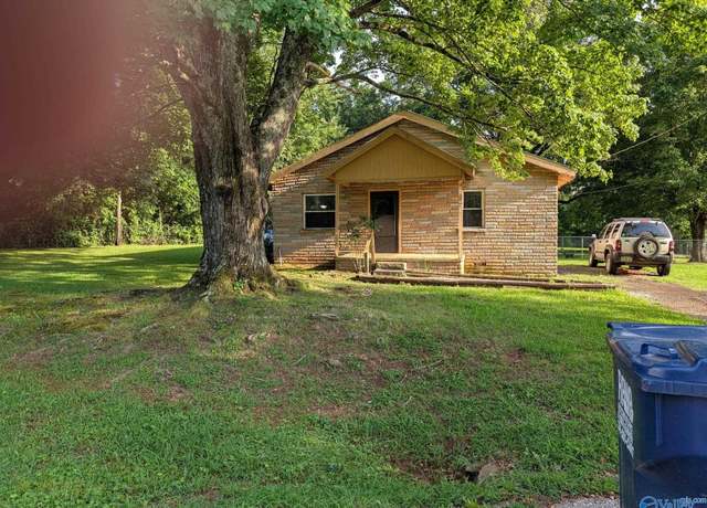 Property at 900 Wes Taylor Rd, Huntsville, AL 35811, 2 beds, 1 bath