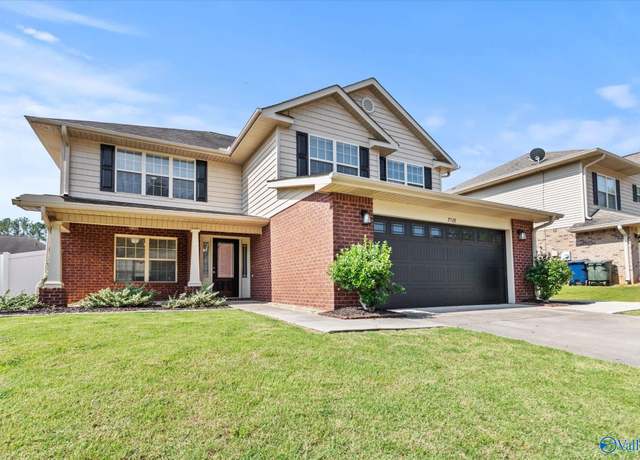 Property at 2508 Oak Place Dr, Huntsville, AL 35803, 5 beds, 3.5 baths
