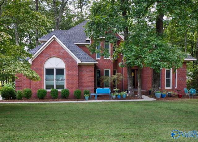 Property at 13029 Monte Vedra Rd, Huntsville, AL 35803, 4 beds, 2.5 baths