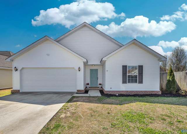 Property at 3919 Boxwood Ln SW, Decatur, AL 35603, 3 beds, 2 baths