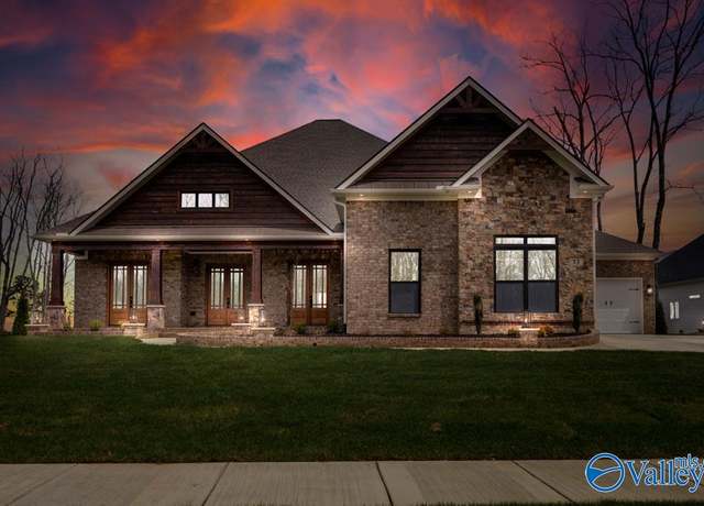 Property at 33 Ridge Bluff Cir SE, Huntsville, AL 35803, 4 beds, 4.5 baths
