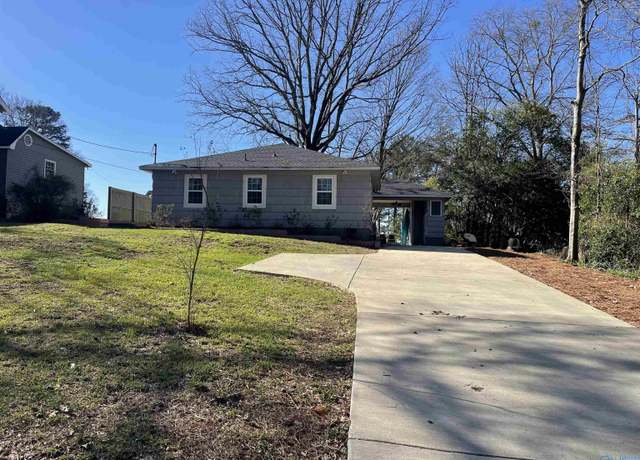 Property at 221 Harts Ave, Gadsden, AL 35904, 2 beds, 2 baths
