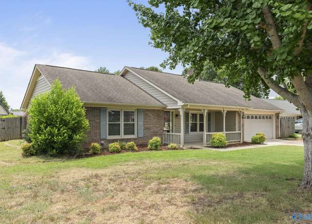 Property at 10415 Parliament Dr, Huntsville, AL 35803, 3 beds, 2 baths