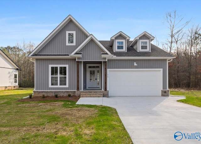 Property at 714 Forrest Ave, Scottsboro, AL 35768, 3 beds, 2 baths