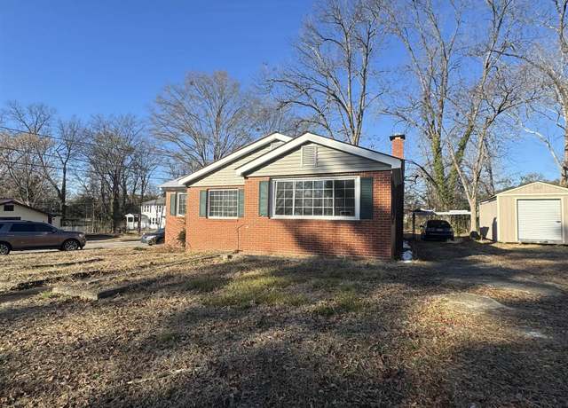 Property at 714 N 10th St, Gadsden, AL 35901, 3 beds, 2 baths