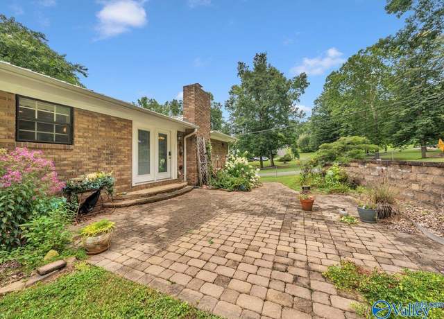 Property at 3717 Clark Ave NE, Fort Payne, AL 35967, 3 beds, 2 baths