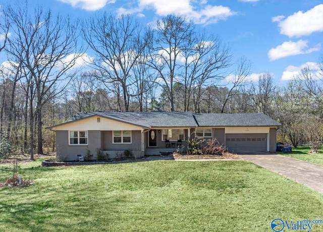 Property at 1005 9th St NW, Arab, AL 35016, 4 beds, 2 baths