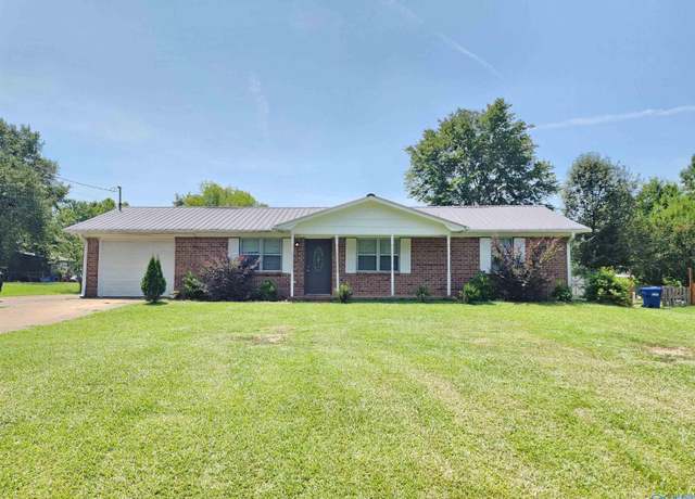Property at 1104 Compton Ave, Albertville, AL 35950, 3 beds, 1.5 baths