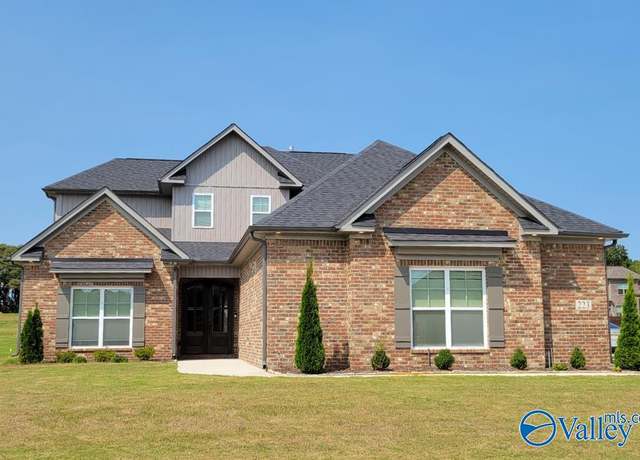 Property at 223 Midland Dr, Brownsboro, AL 35741, 4 beds, 3.5 baths