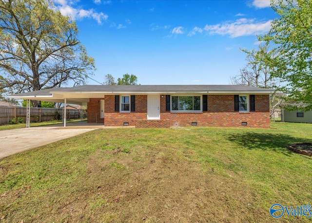 Property at 1414 Coffman Dr, Athens, AL 35611, 4 beds, 2 baths