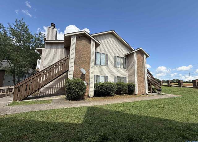 Property at 2222 SW Wind Trace Cir, Huntsville, AL 35805, 8 beds, 4 baths