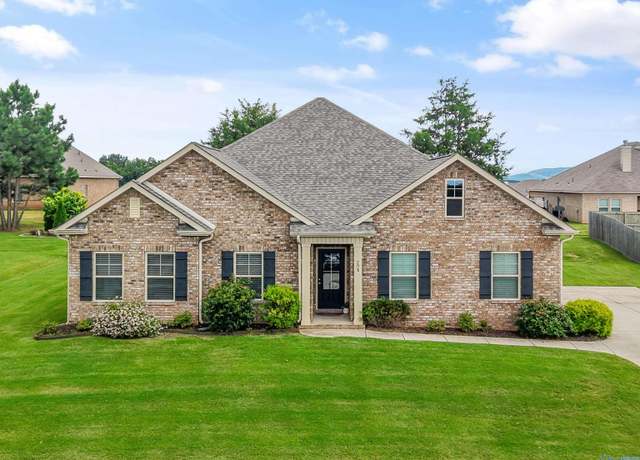 Property at 208 Dinner Tree Sq, Huntsville, AL 35811, 4 beds, 2 baths