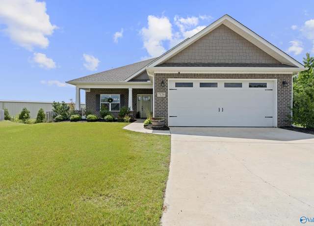 Property at 7129 Kingsbridge Ln SE, Owens Cross Roads, AL 35763, 3 beds, 2 baths