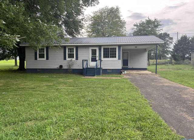 Property at 138 Memorial Dr, Rainsville, AL 35986, 3 beds, 1 bath