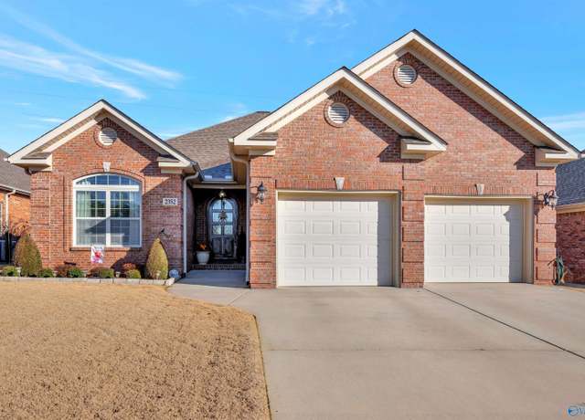 Property at 2352 Tintagel Dr SW, Decatur, AL 35603, 3 beds, 2 baths