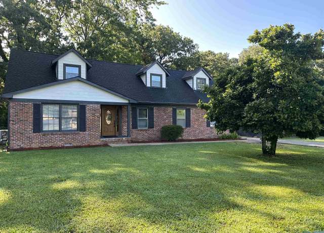 Property at 2534 NW Brookline Dr, Huntsville, AL 35810, 4 beds, 3 baths