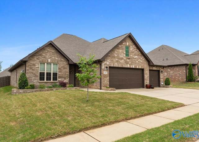 Property at 11007 NW Thorne Dr, Madison, AL 35757, 4 beds, 3 baths