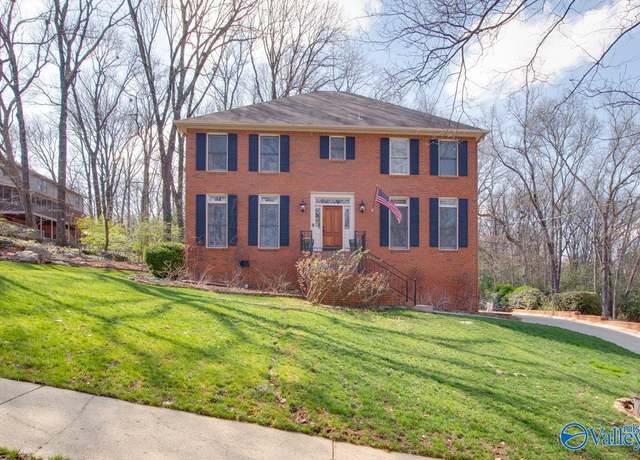 Property at 3027 Heatherhill Dr SE, Huntsville, AL 35802, 4 beds, 3.5 baths
