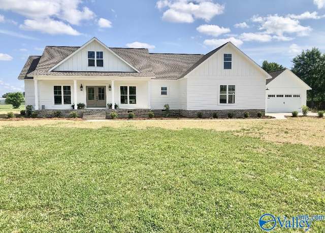 Property at 400 Magnolia Trl, Centre, AL 35960, 3 beds, 3 baths