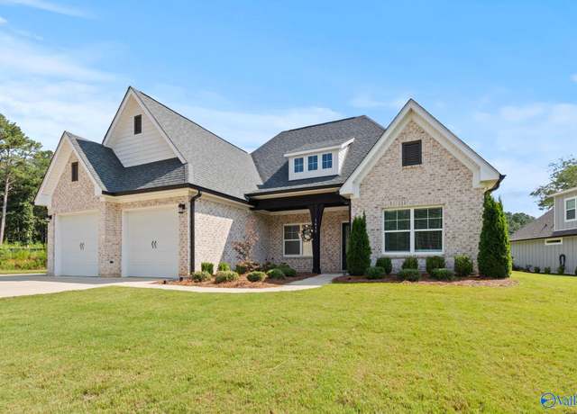 Property at 1439 Cherokee Ridge Dr, Union Grove, AL 35175, 4 beds, 3.5 baths