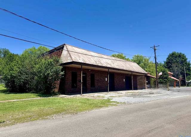Property at 21 Venson St, Woodville, AL 35776, 1 bed, 1 bath