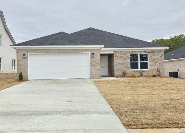 Property at 102 Grace Ridge Way, New Hope, AL 35760, 4 beds, 2 baths
