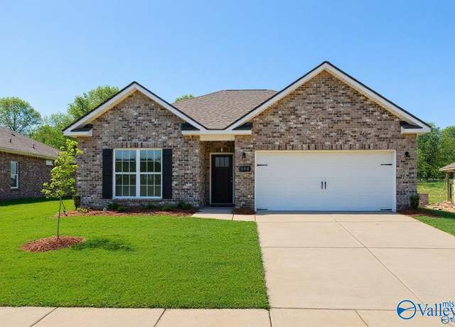 Property at 148 Heritage Lakes Blvd, New Market, AL 35761, 3 beds, 2 baths