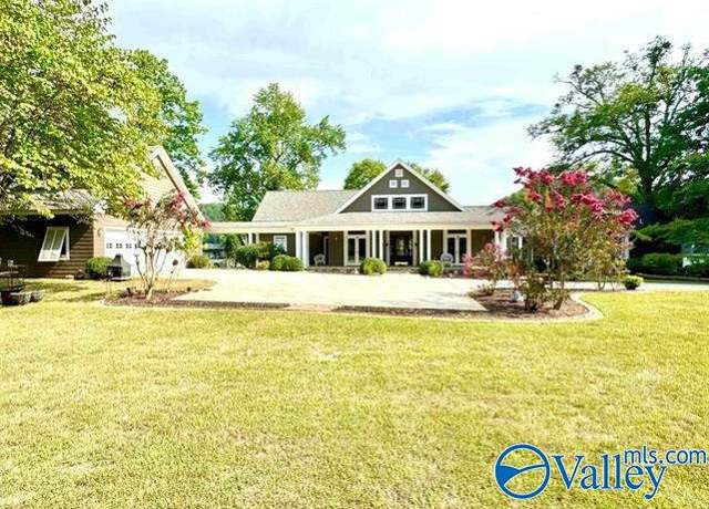 Property at 442 Longshore Dr, Florence, AL 35634, 5 beds, 4 baths