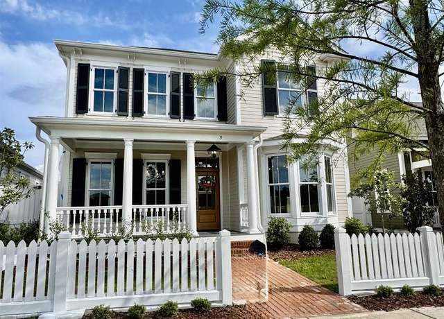 Property at 9 Angell St NW, Huntsville, AL 35806, 4 beds, 3.5 baths