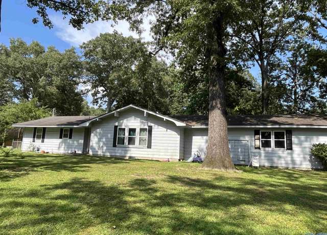 Property at 1956 Audubon Cir SW, Hartselle, AL 35640, 3 beds, 2 baths