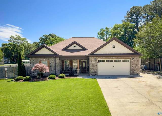 Property at 2208 Morgan Ave SW, Decatur, AL 35601, 4 beds, 2 baths